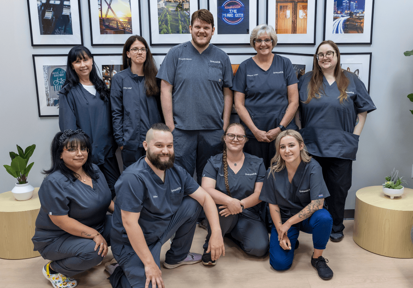 Entire staff of Livewell Emergency Animal Hospital of East Nashville posing